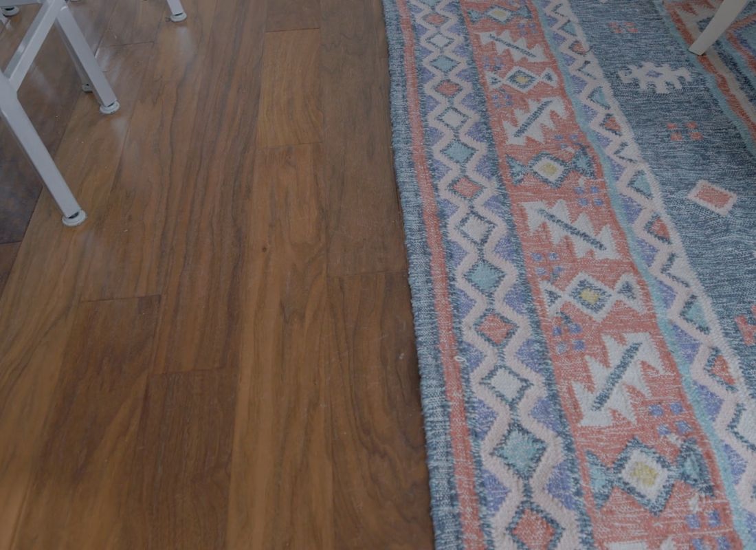 prikaz laminata i tepiha